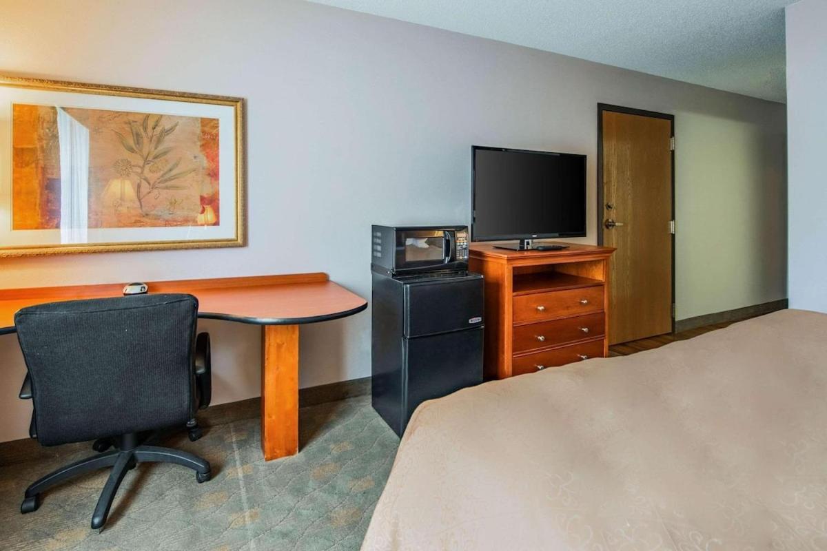 Royal Inn Suites Huntington Exteriör bild