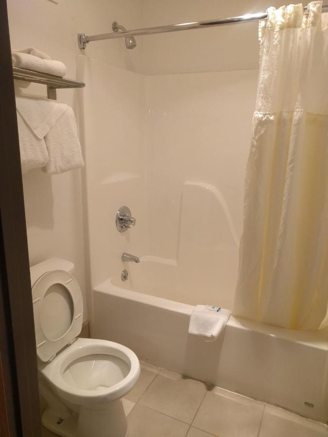 Royal Inn Suites Huntington Exteriör bild